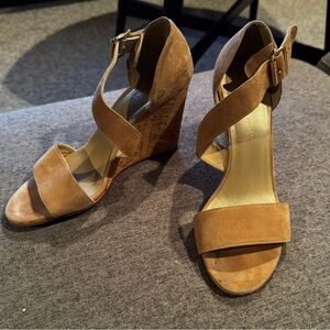 Excellent condition. Very light wear throughout